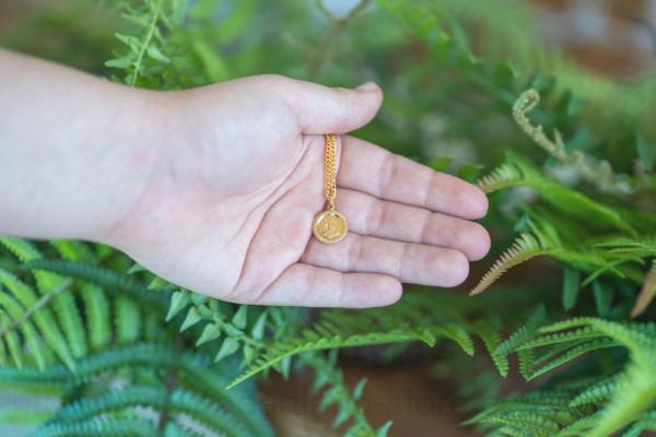 Round Pendant Clasp Gold